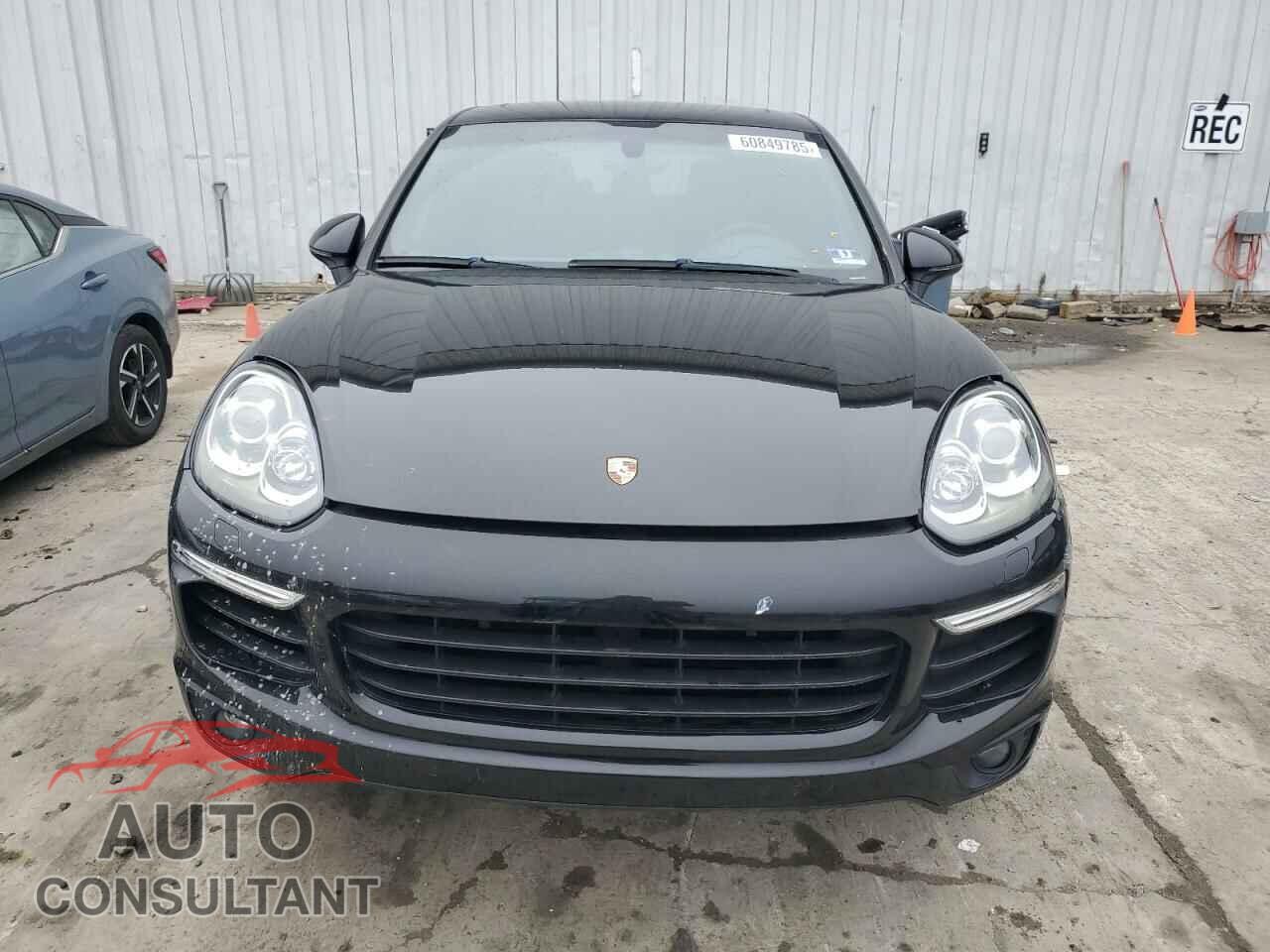 PORSCHE CAYENNE 2018 - WP1AE2A27JLA71504