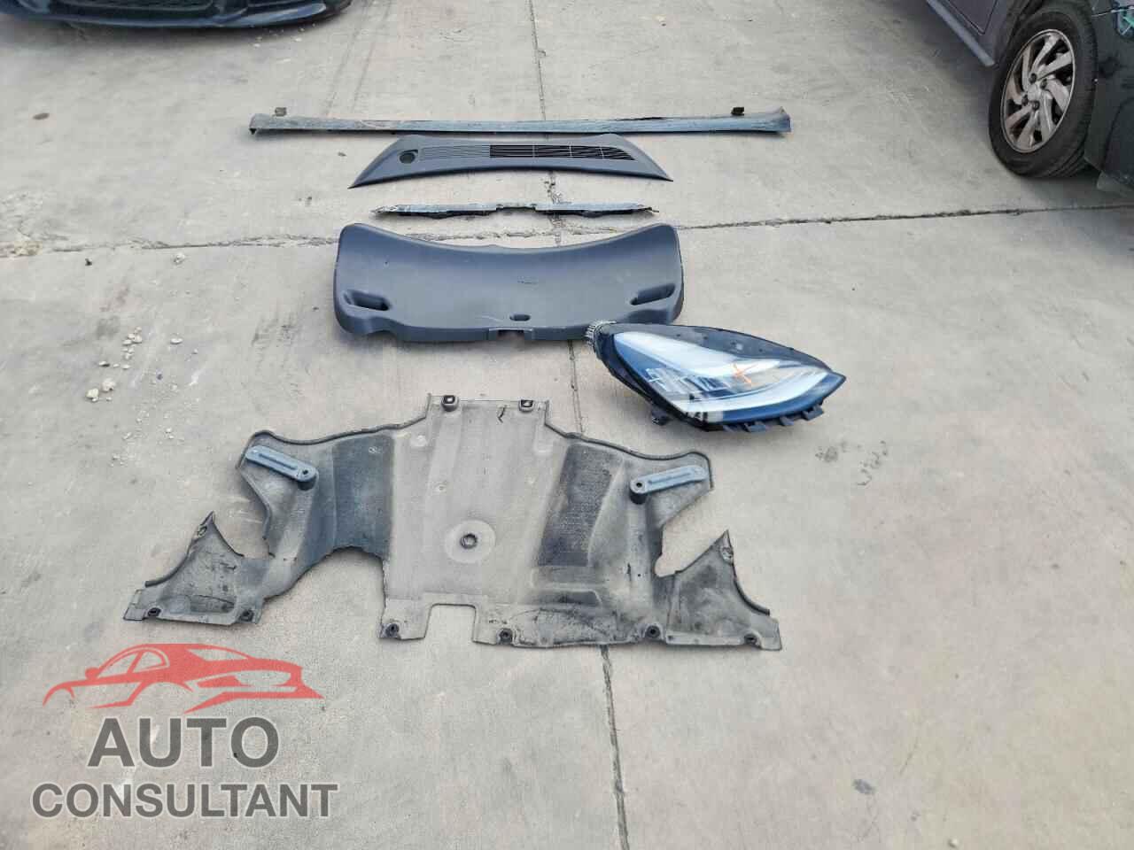 TESLA MODEL 3 2018 - 5YJ3E1EA9JF172939