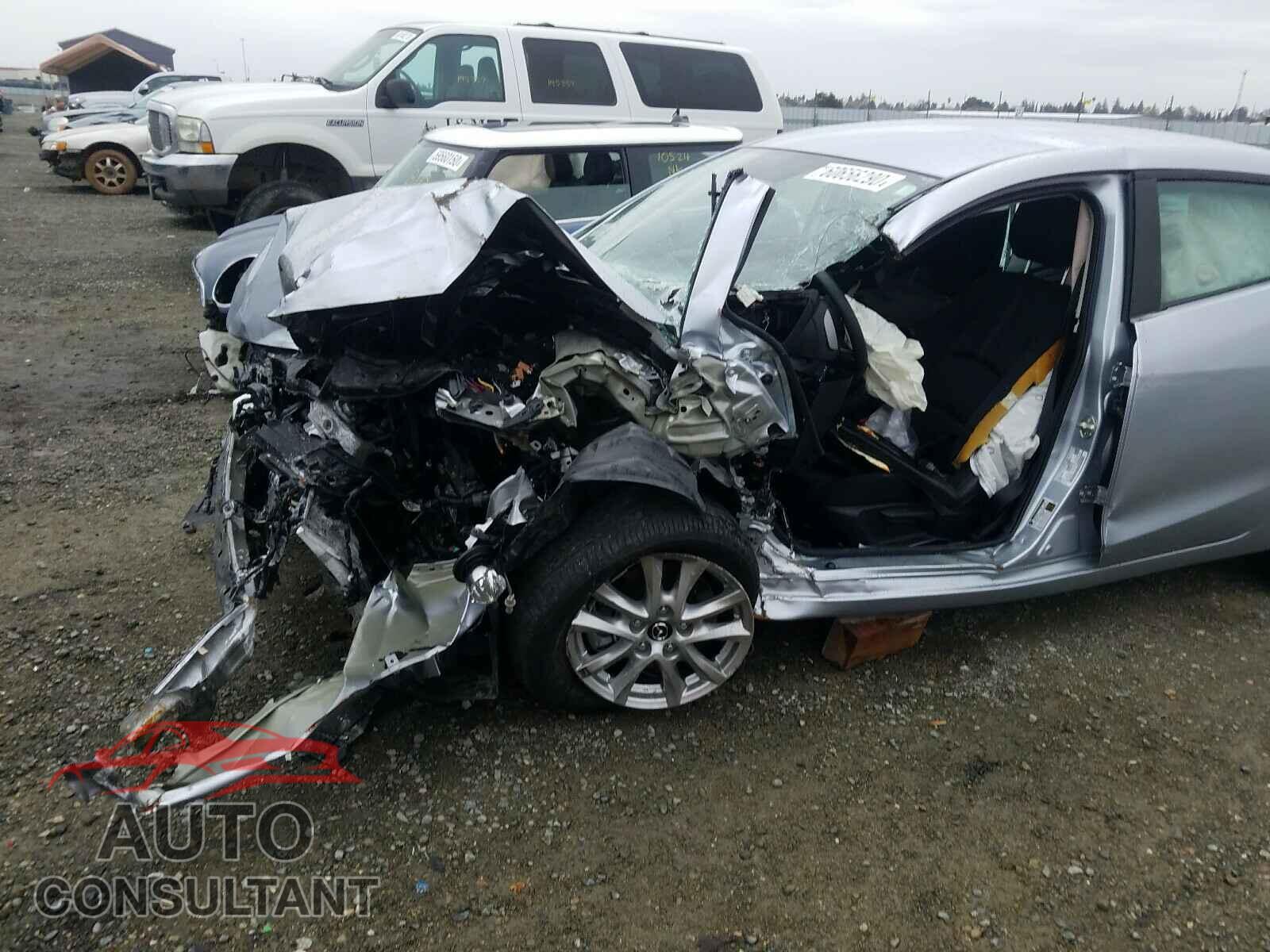 MAZDA 3 2017 - 3MZBN1U72HM152147
