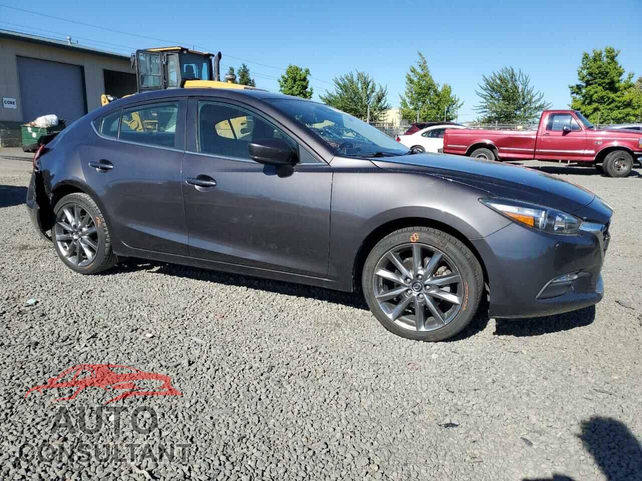 MAZDA 3 2018 - 3MZBN1V32JM172299