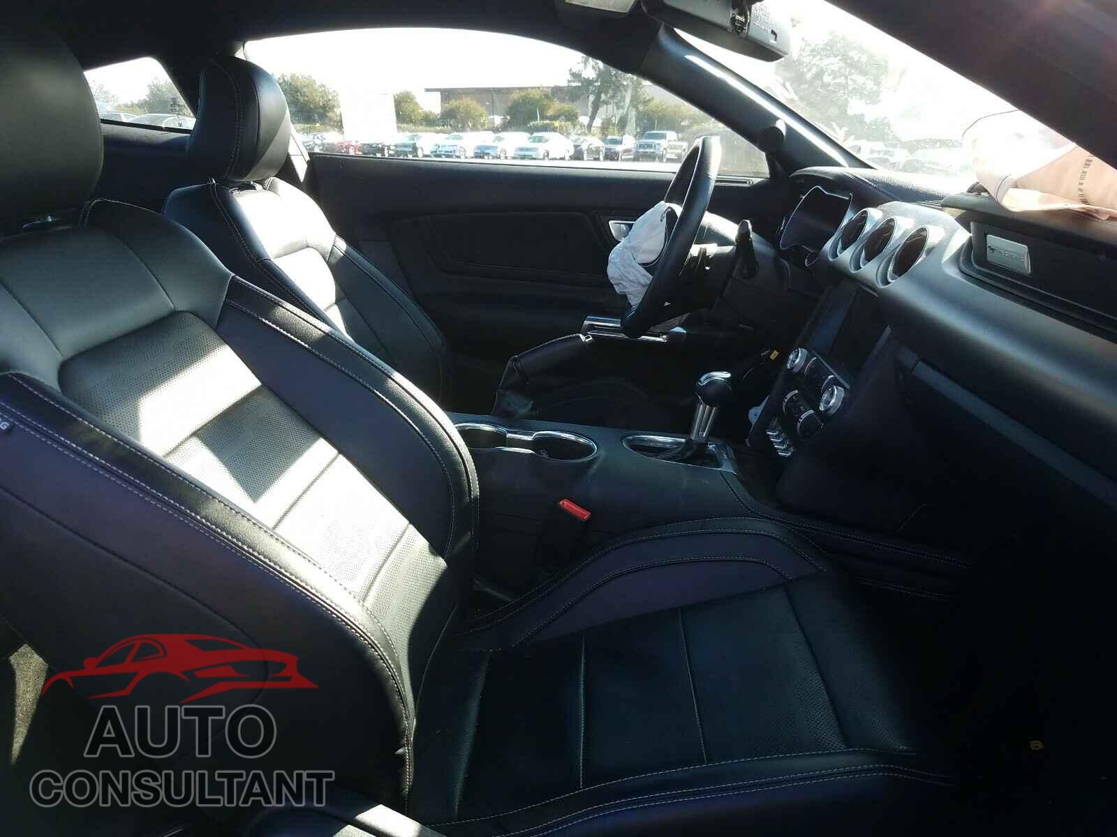 FORD MUSTANG 2018 - 1FA6P8TH4J5135871