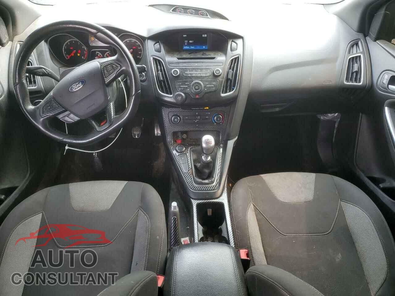 FORD FOCUS 2017 - 1FADP3L92HL320395