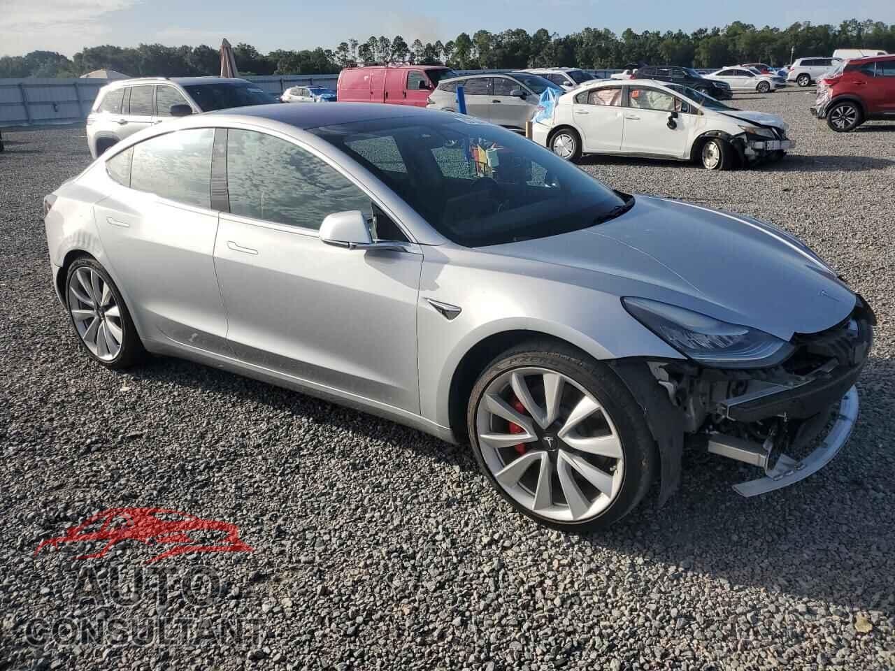 TESLA MODEL 3 2018 - 5YJ3E1EB2JF083335
