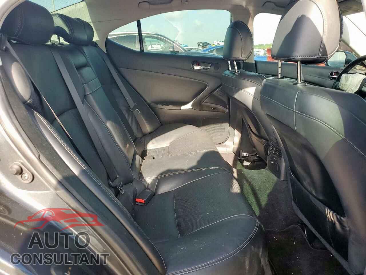 LEXUS IS 2011 - JTHCF5C25B2035189