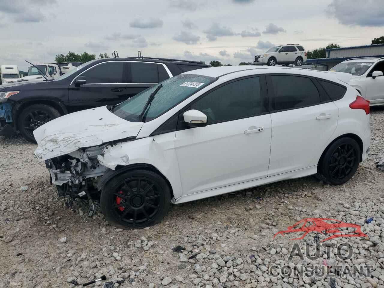 FORD FOCUS 2018 - 1FADP3L95JL217610