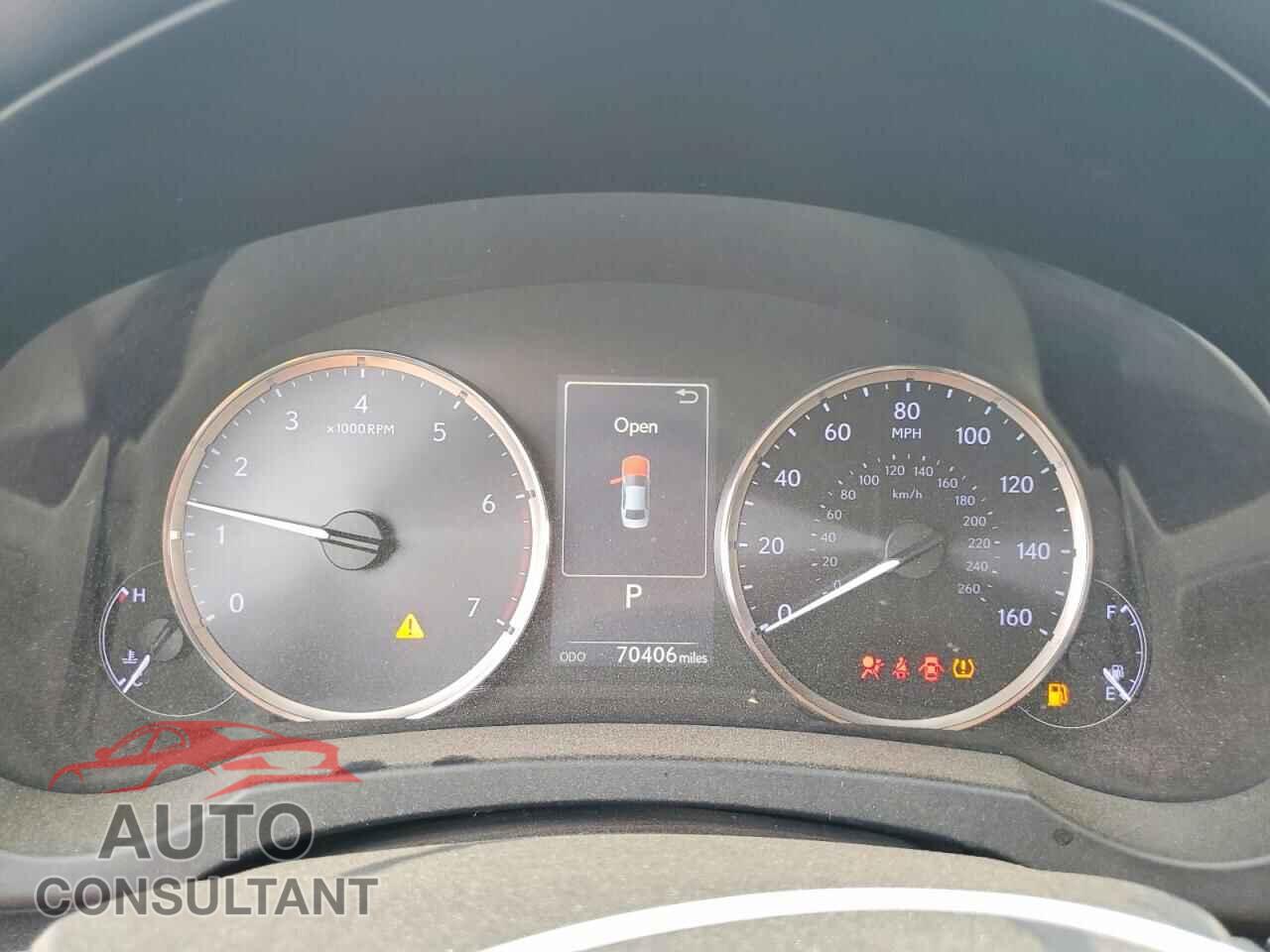 LEXUS IS 2017 - JTHBA1D2XH5040414