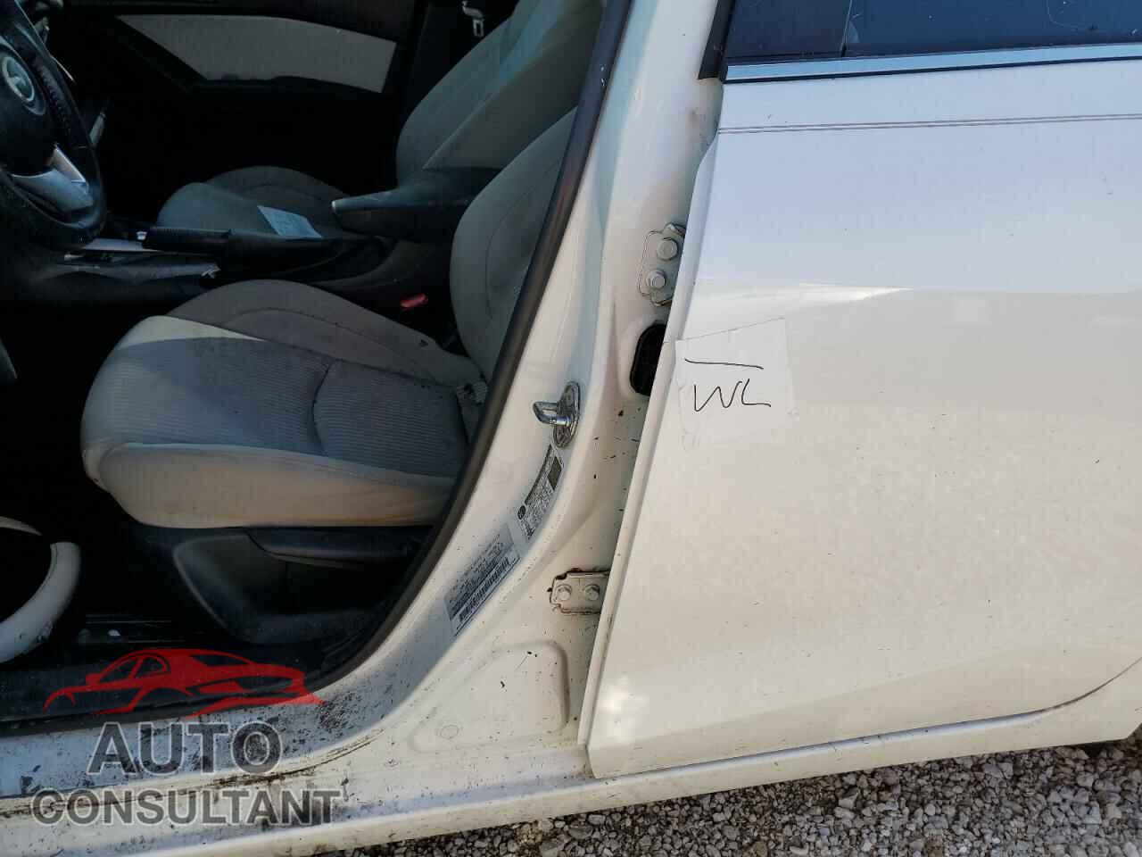 MAZDA 3 2014 - JM1BM1V74E1115615