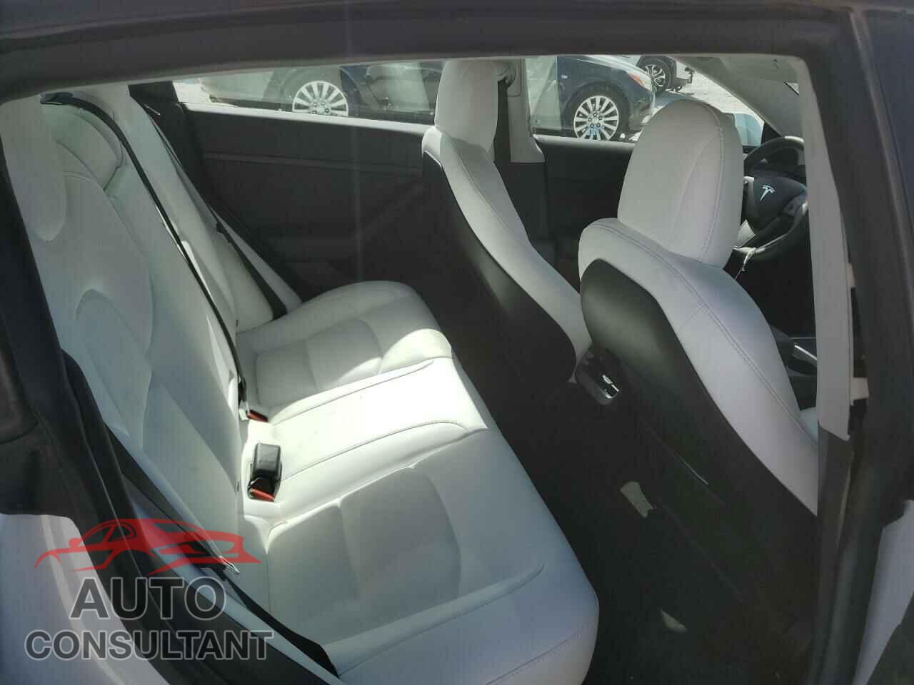 TESLA MODEL 3 2021 - 5YJ3E1EB5MF060457