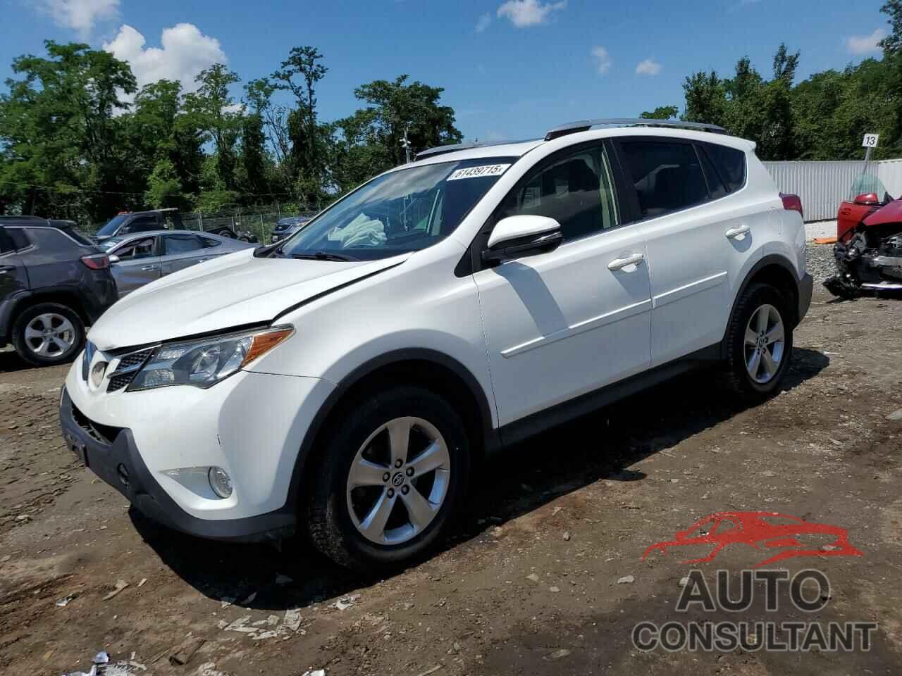 TOYOTA RAV4 2015 - JTMRFREV8FJ048489