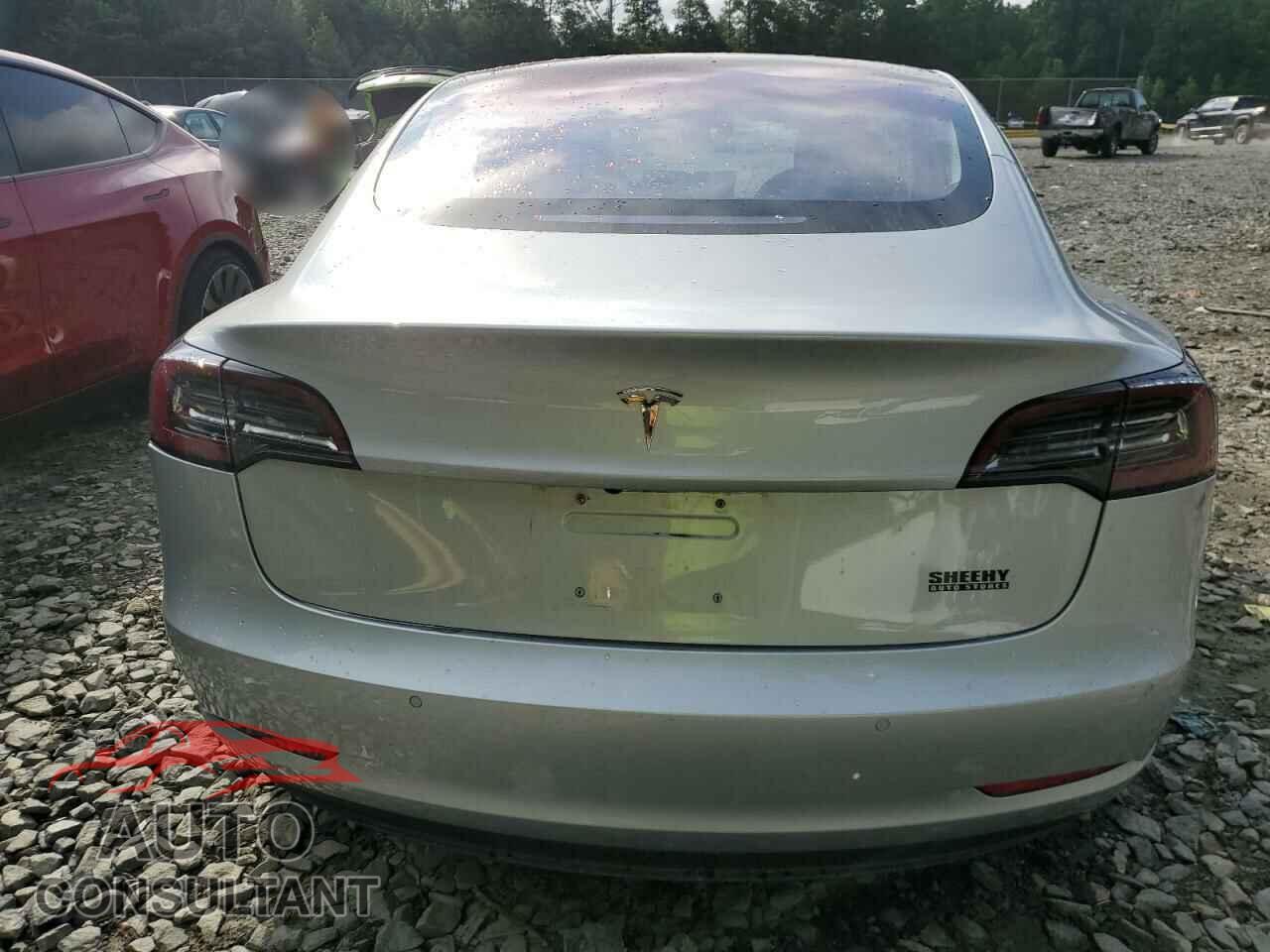 TESLA MODEL 3 2018 - 5YJ3E1EA8JF021932