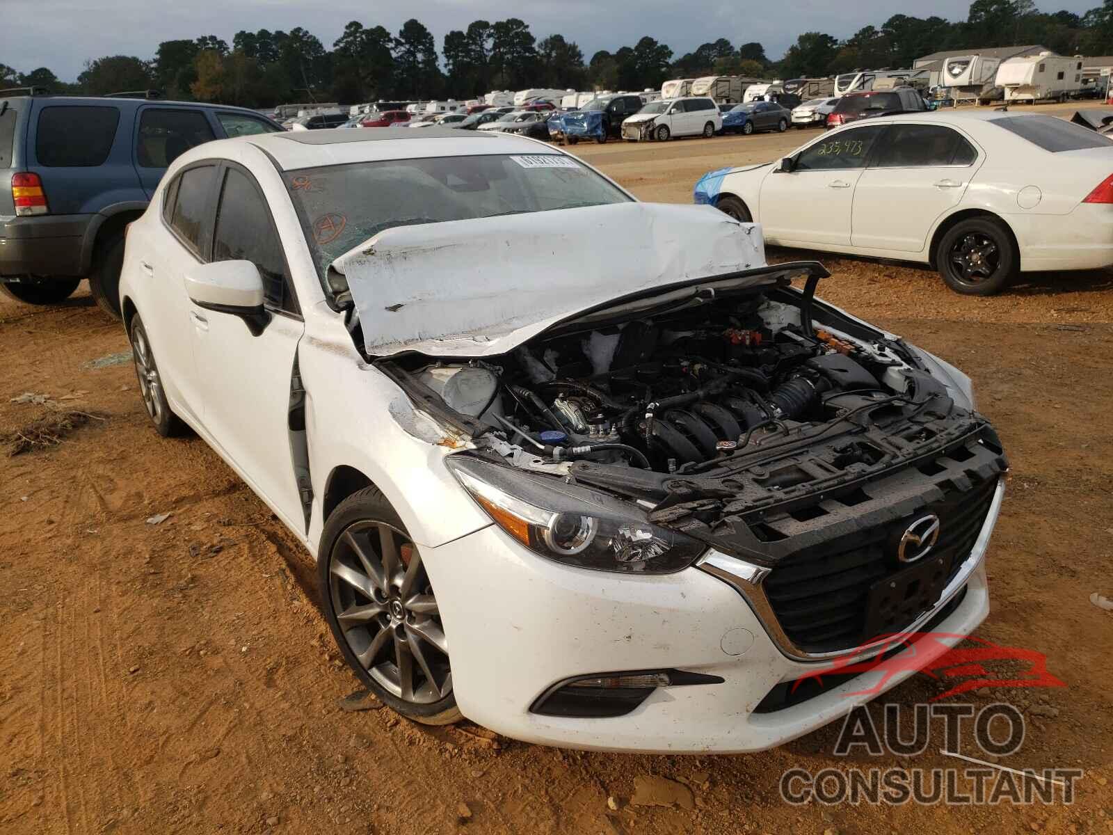 MAZDA 3 2018 - 3MZBN1L37JM211326