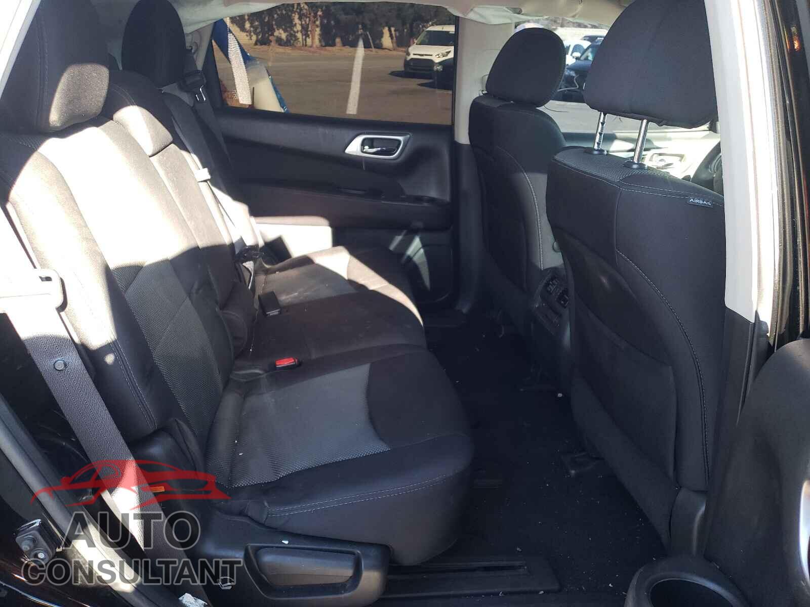 NISSAN PATHFINDER 2017 - 5N1DR2MN8HC644943