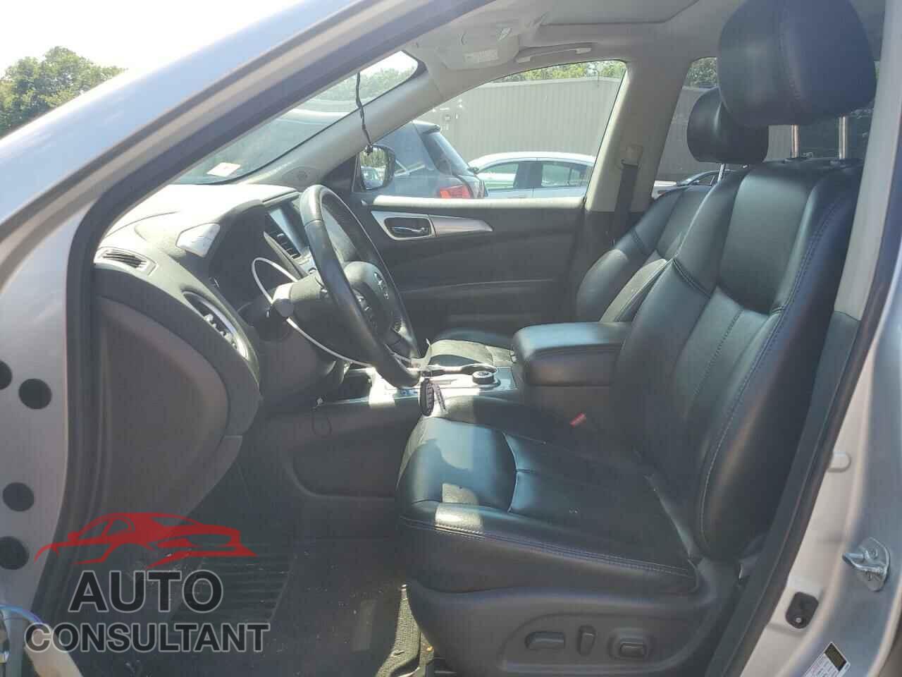NISSAN PATHFINDER 2017 - 5N1DR2MM8HC660647