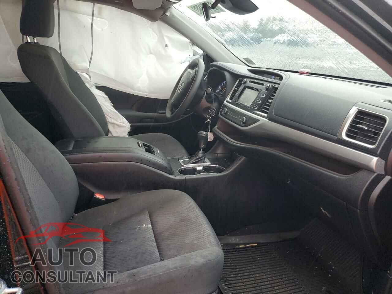TOYOTA HIGHLANDER 2019 - 5TDBZRFHXKS700656