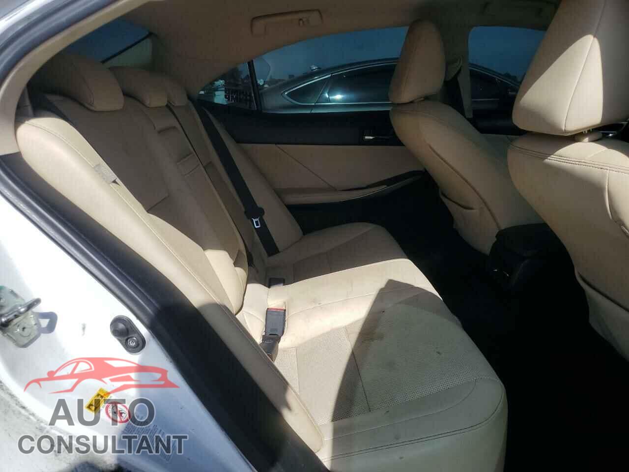 LEXUS IS 2016 - JTHBA1D2XG5015902