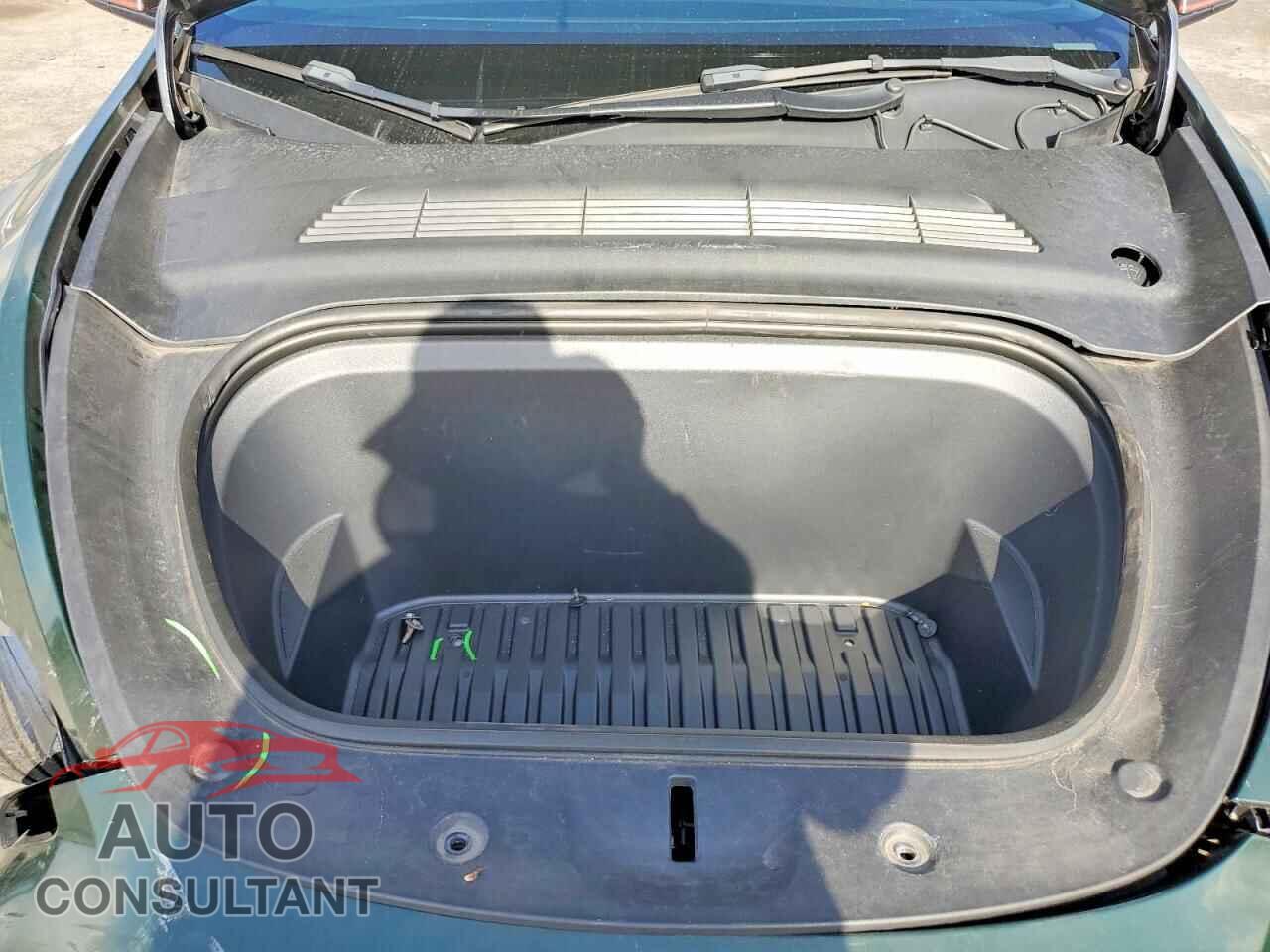 TESLA MODEL Y 2022 - 7SAYGDEF7NF536619