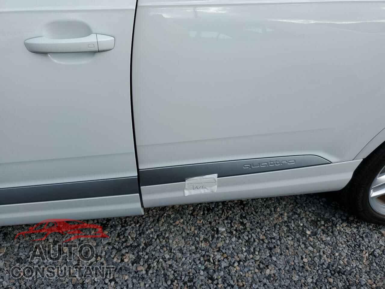 AUDI Q7 2018 - WA1VAAF74JD019877