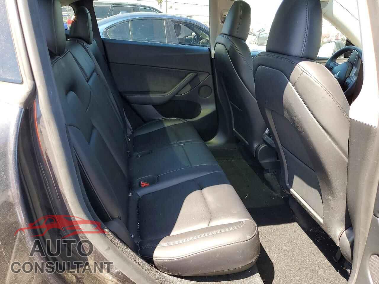 TESLA MODEL Y 2024 - 7SAYGDED1RF097907