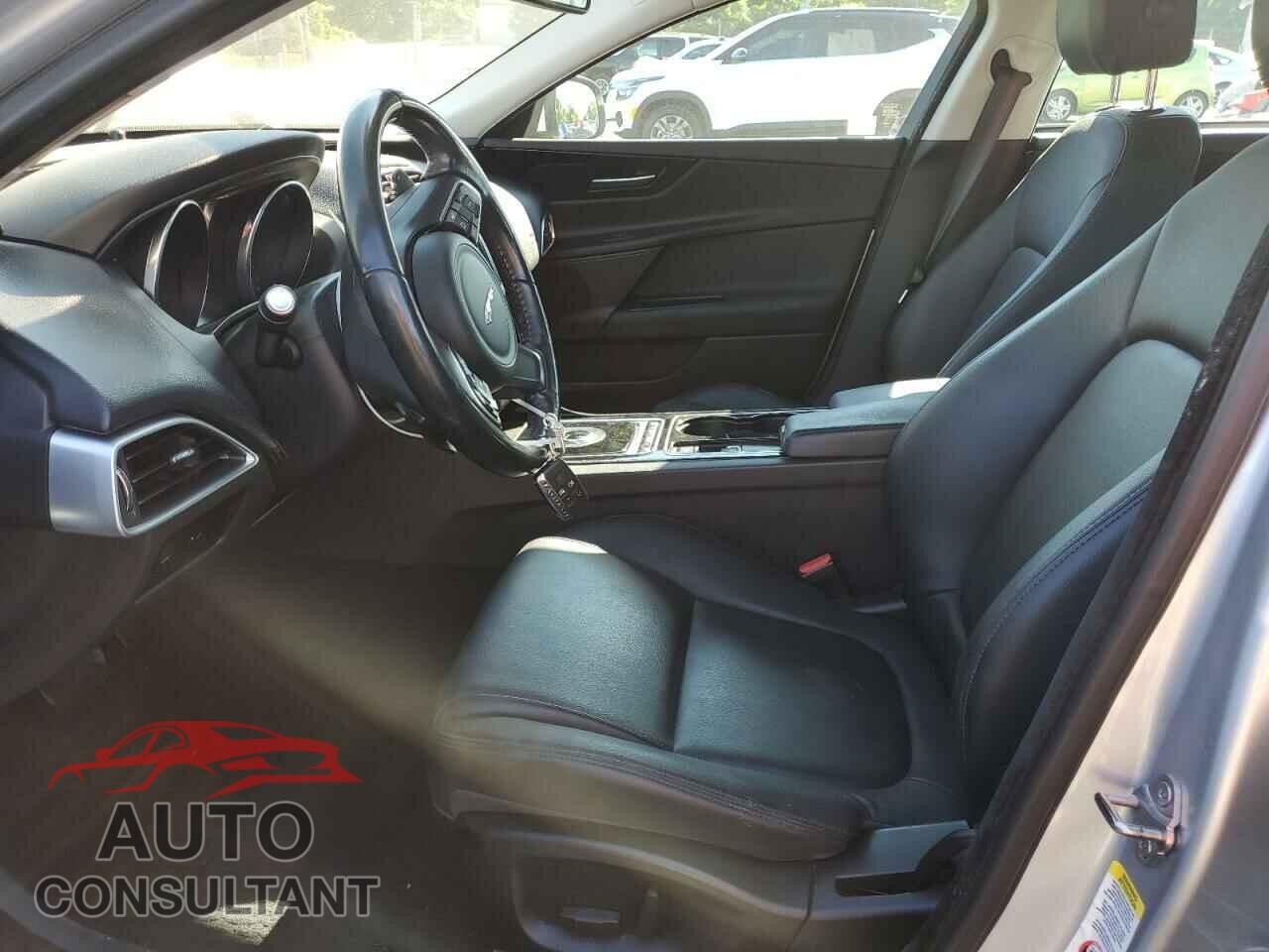 JAGUAR XE 2017 - SAJAR4BG4HA976463