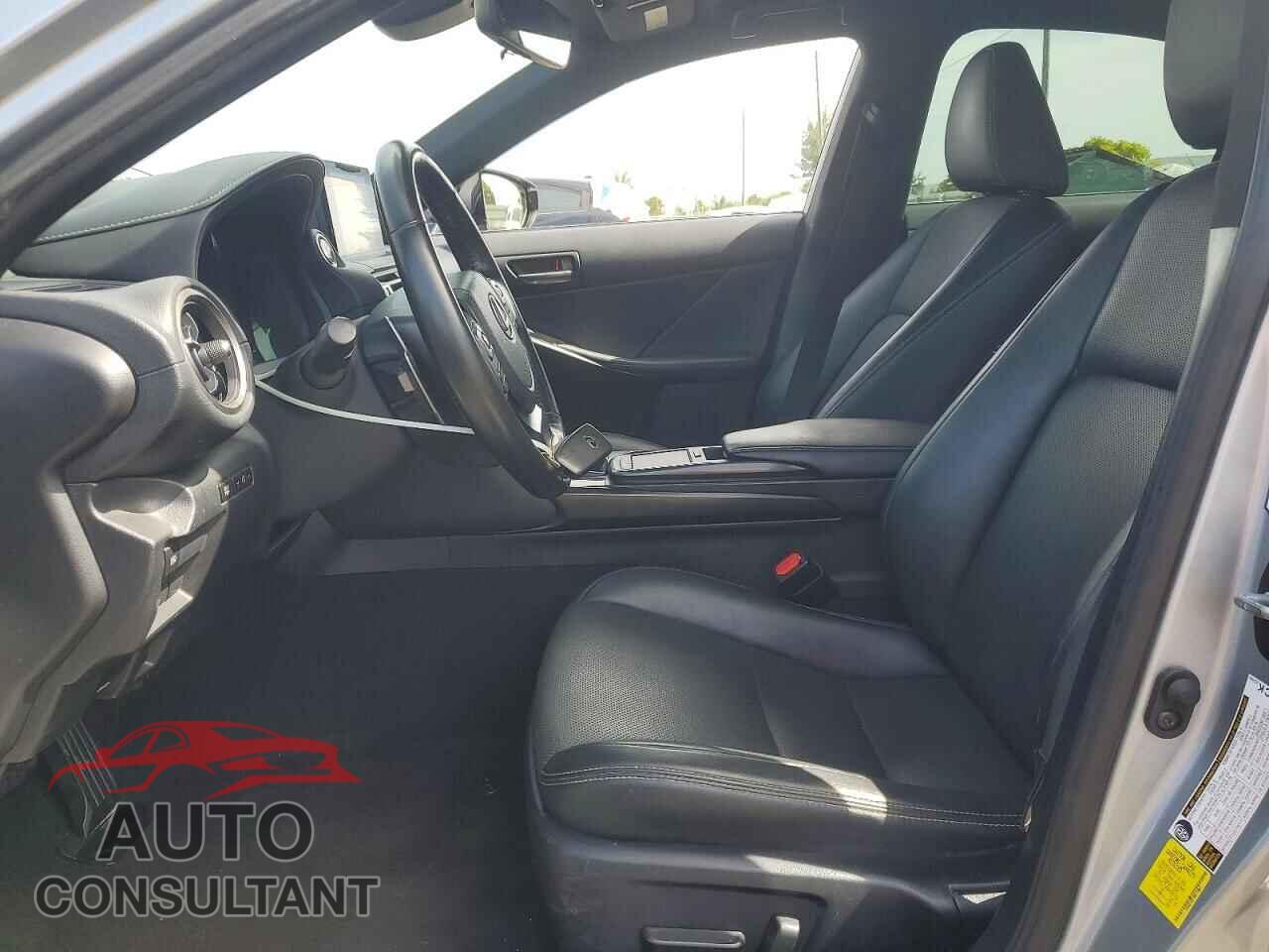LEXUS IS 2021 - JTHAA1D27M5111087