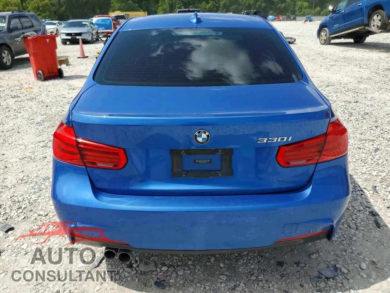 BMW 3 SERIES 2018 - WBA8B9C52JEE81981