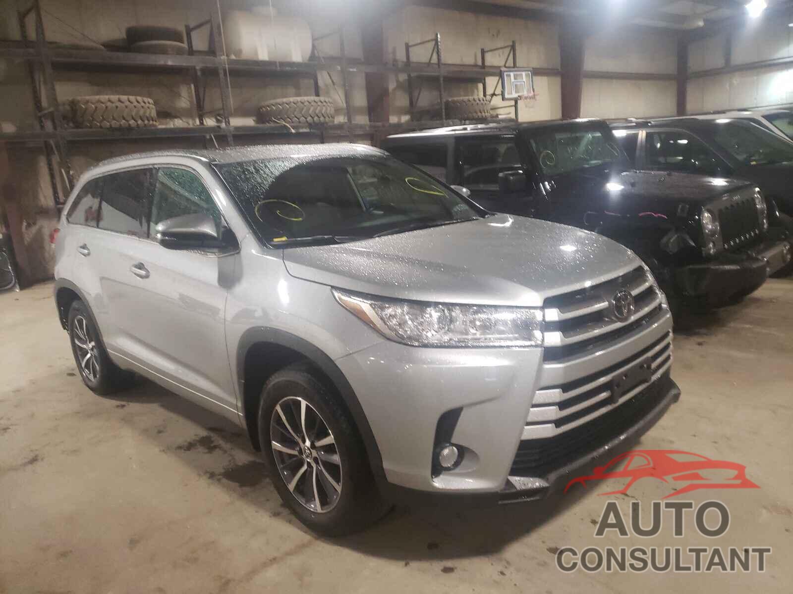TOYOTA HIGHLANDER 2018 - 5TDJZRFH6JS838348