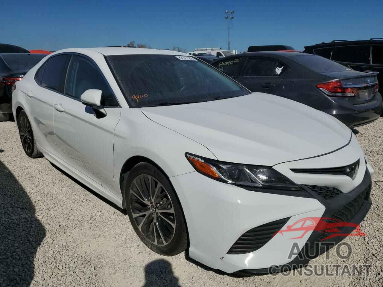 TOYOTA CAMRY 2018 - 4T1B11HK0JU586657