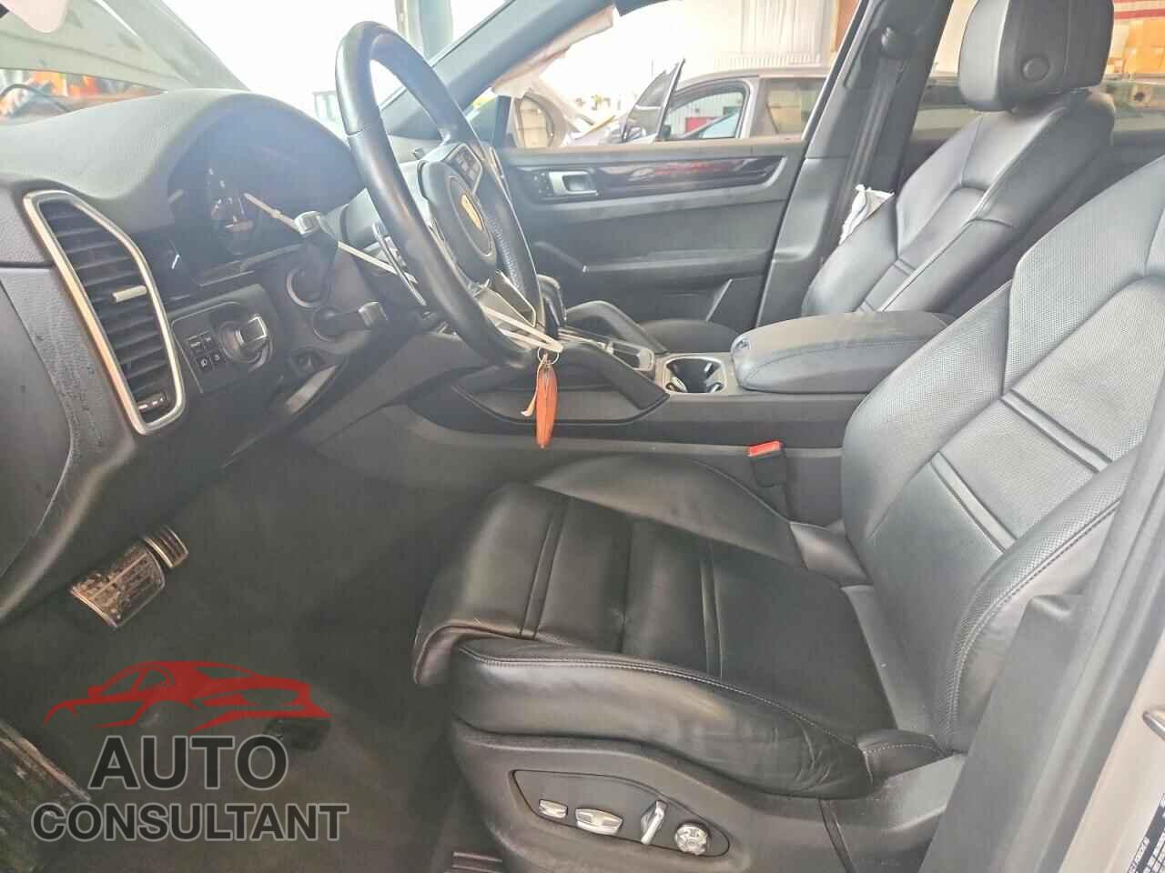 PORSCHE CAYENNE 2021 - WP1AB2AY0MDA28571