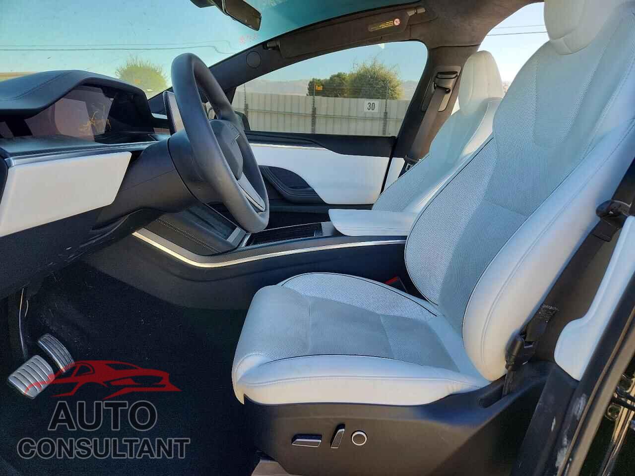 TESLA MODEL X 2022 - 7SAXCBE61NF357357