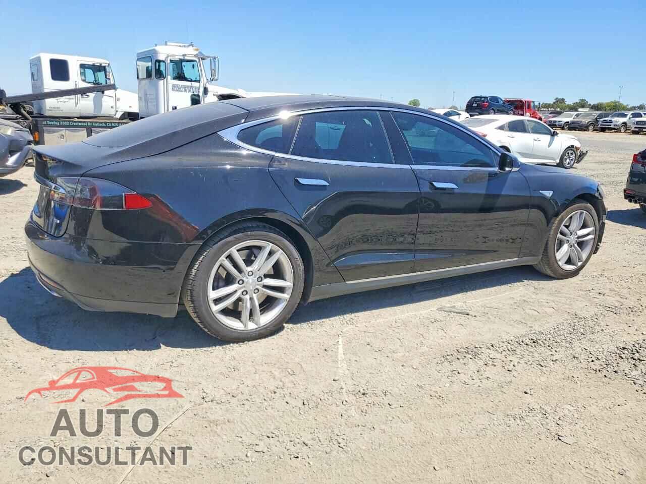 TESLA MODEL S 2015 - 5YJSA1E15FF105687