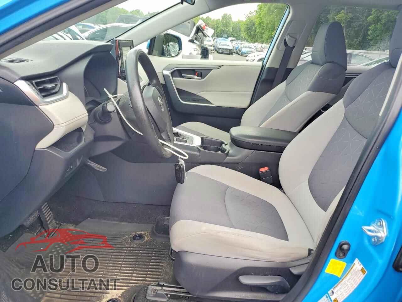 TOYOTA RAV4 2019 - JTMP1RFV8KD010290