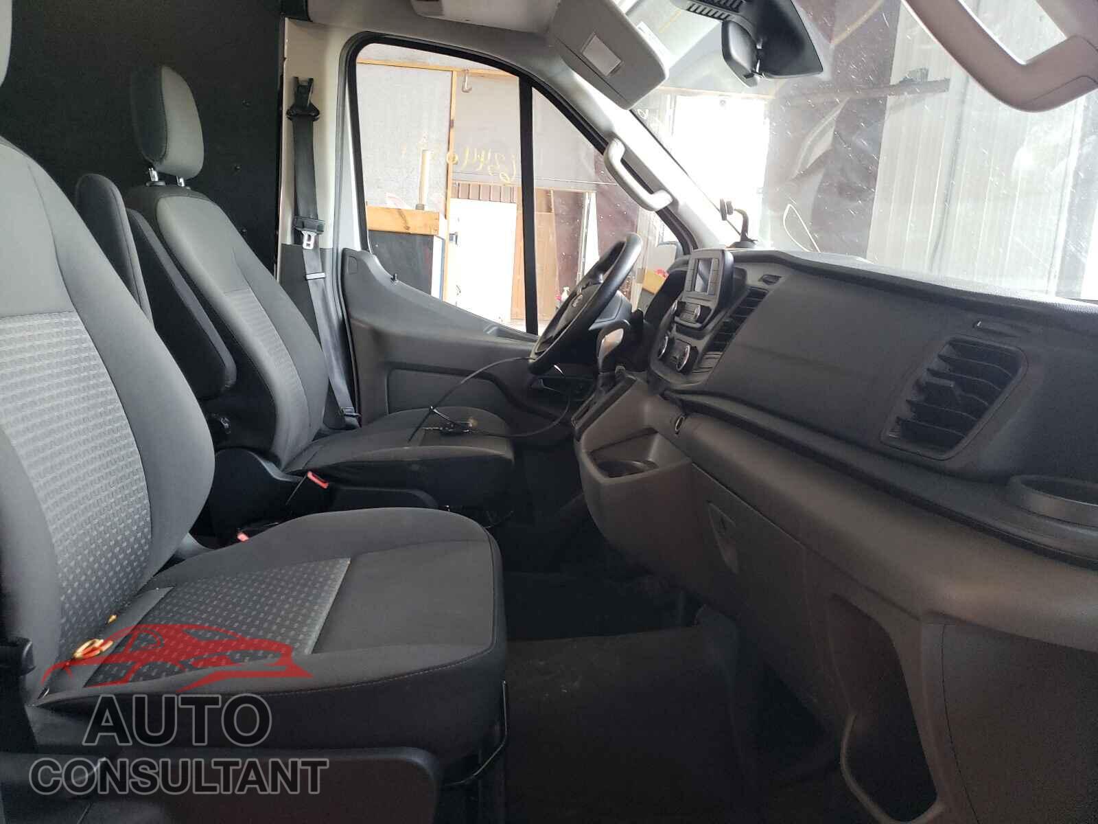 FORD TRANSIT CO 2020 - 1FTBR2C86LKA31256