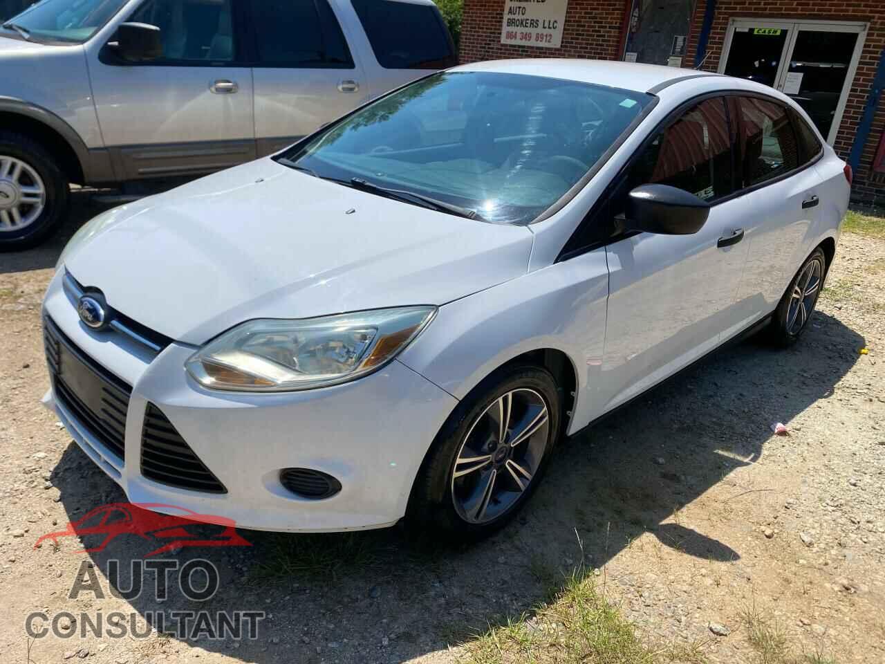 FORD FOCUS 2014 - 1FADP3E23EL323253