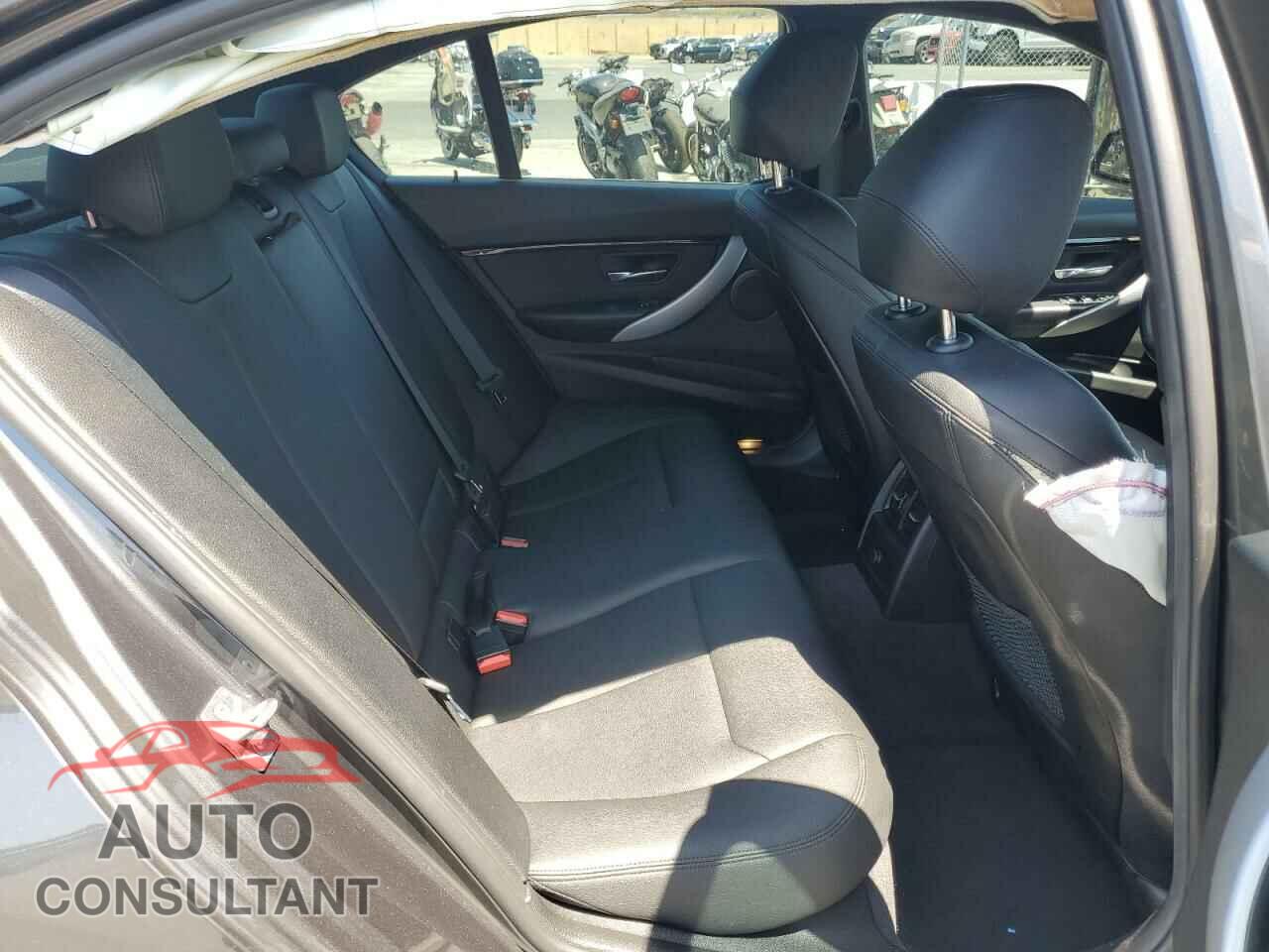 BMW 3 SERIES 2016 - WBA8E9G50GNU30227