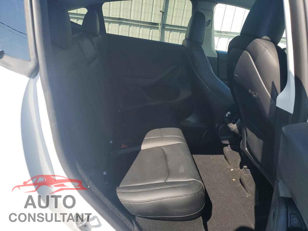 TESLA MODEL Y 2024 - 7SAYGDEE7RA311739