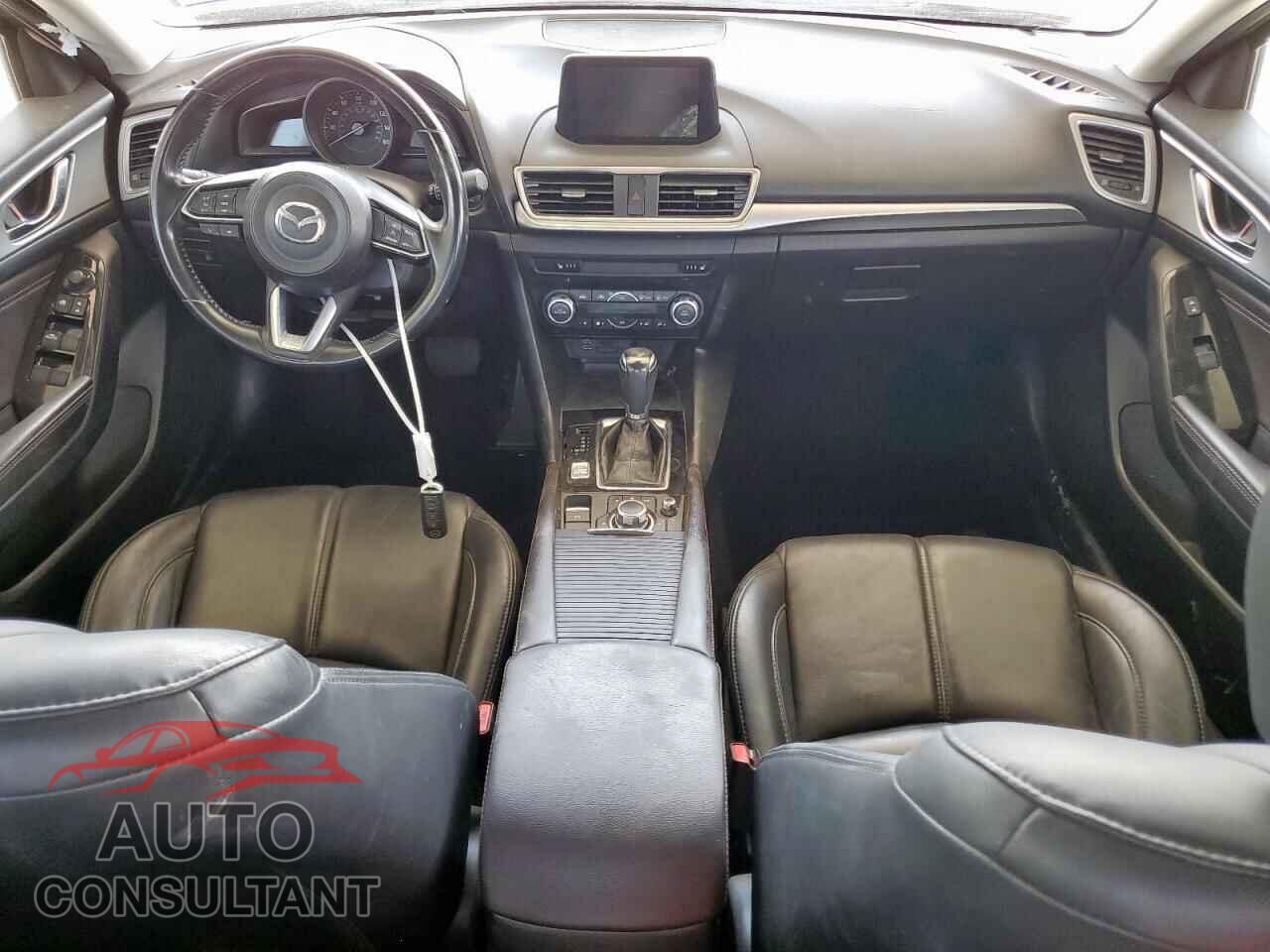 MAZDA 3 2018 - 3MZBN1V36JM199540