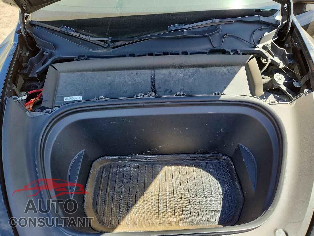 TESLA MODEL Y 2023 - 7SAYGDEE9PF904051