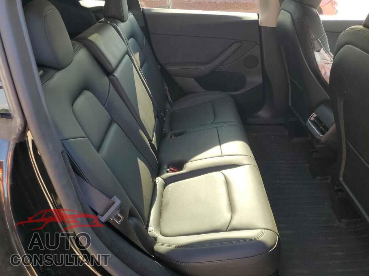 TESLA MODEL Y 2023 - 7SAYGDED1PF967006