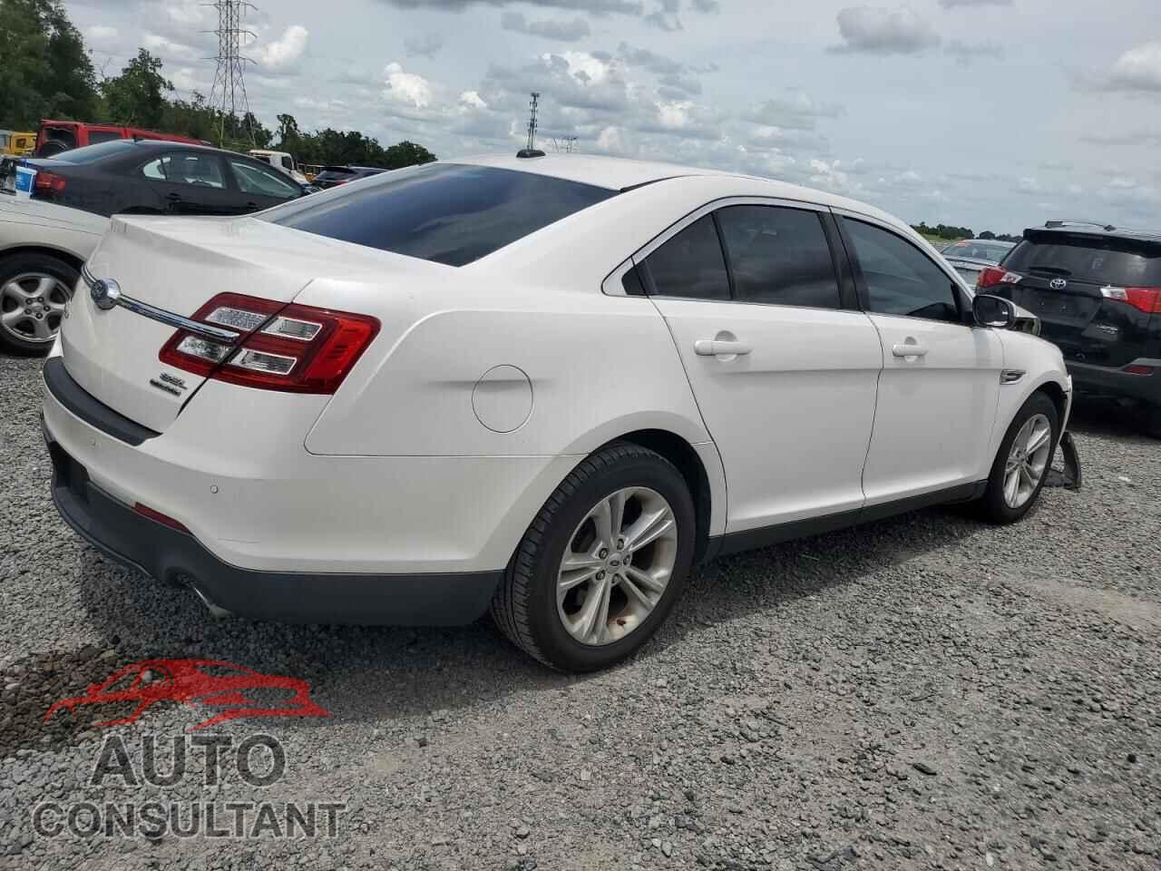 FORD TAURUS 2018 - 1FAHP2E80JG143280