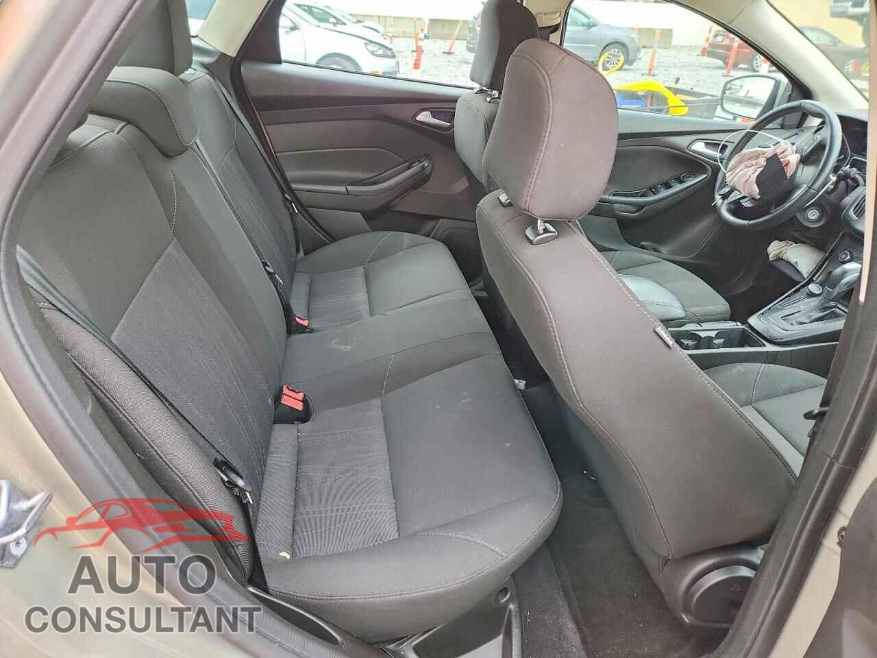 FORD FOCUS 2016 - 1FADP3F27GL274639