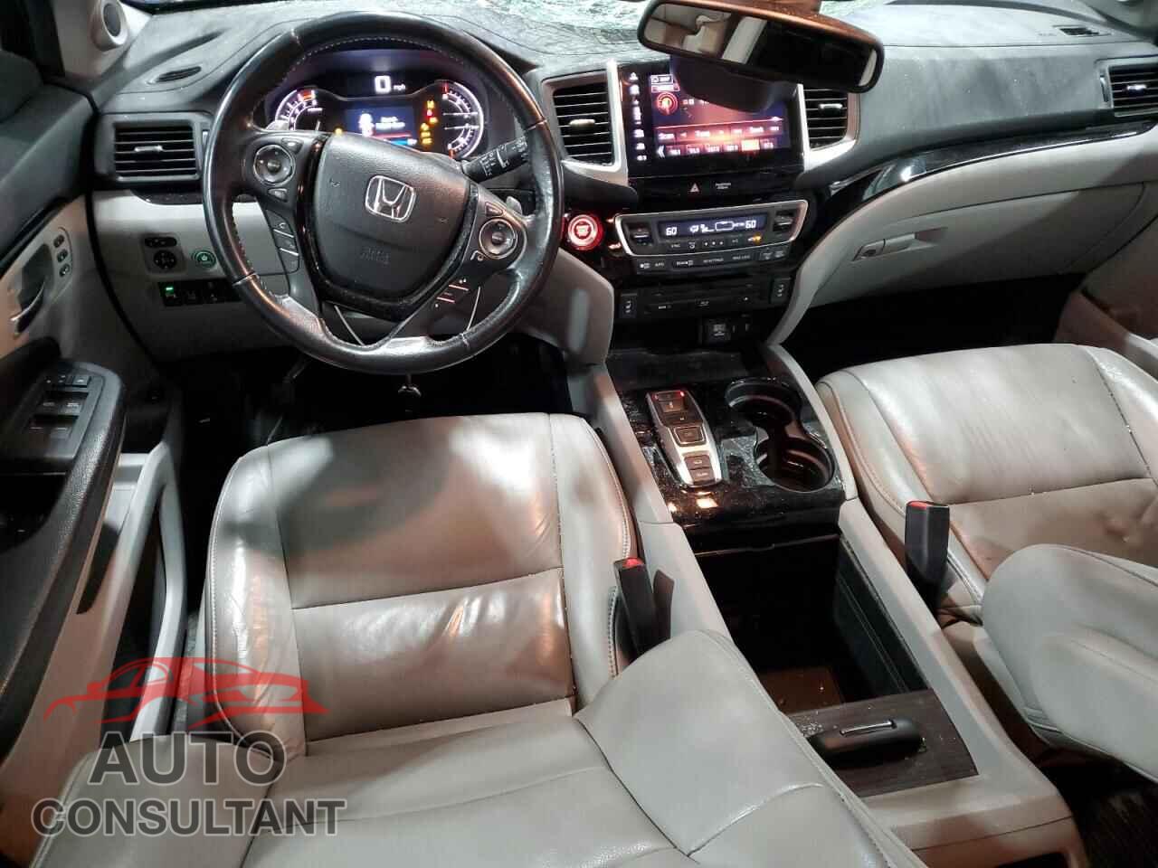 HONDA PILOT 2017 - 5FNYF6H96HB100110