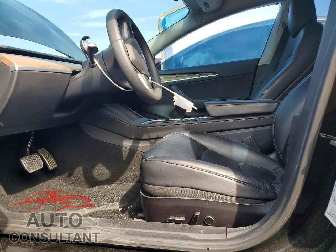 TESLA MODEL 3 2021 - 5YJ3E1EB0MF033084
