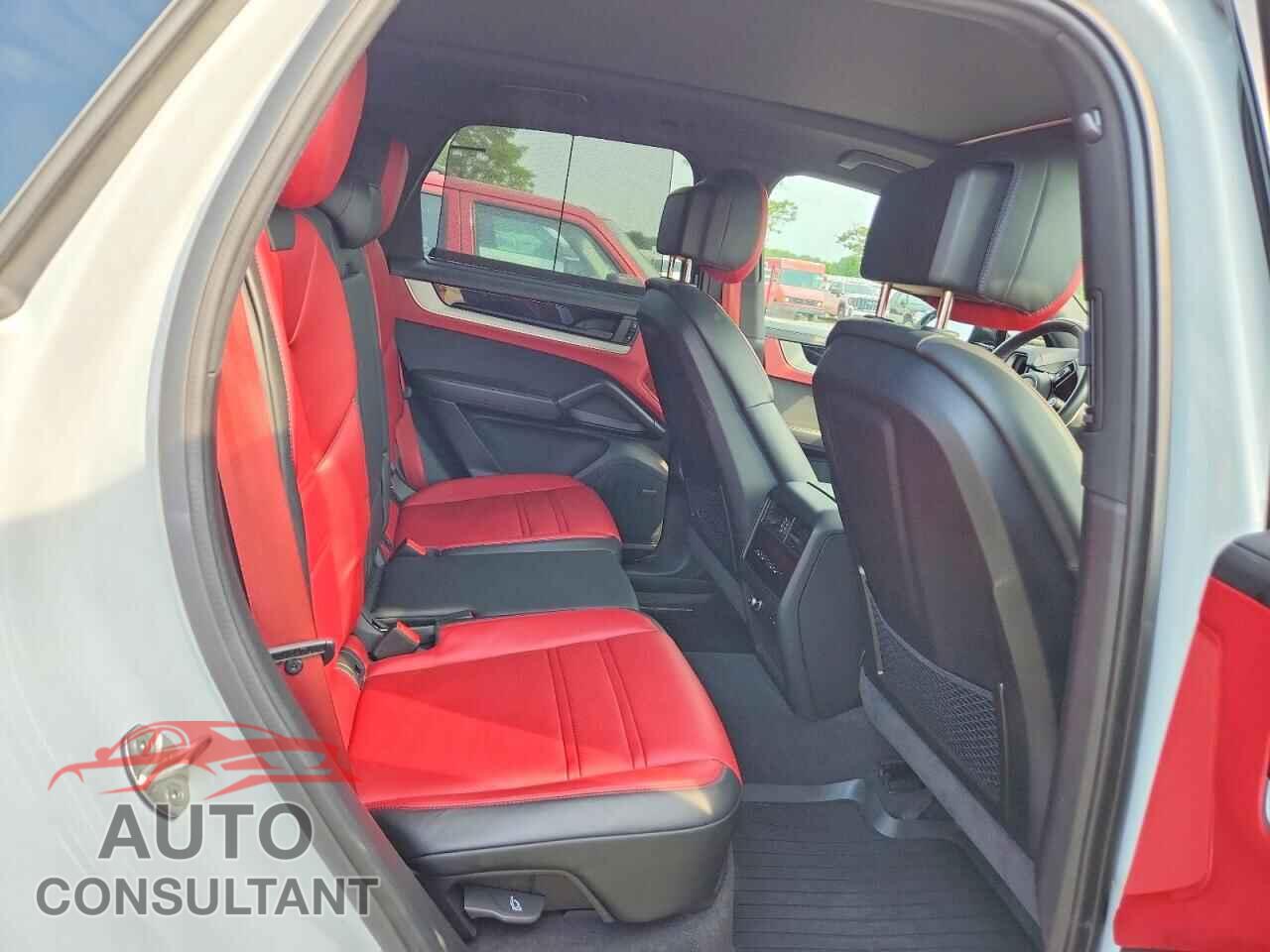 PORSCHE CAYENNE 2024 - WP1AA2AY1RDA09554