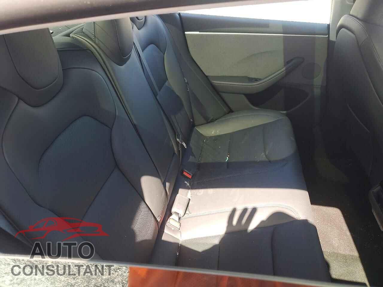 TESLA MODEL 3 2025 - 5YJ3E1EA0SF894897