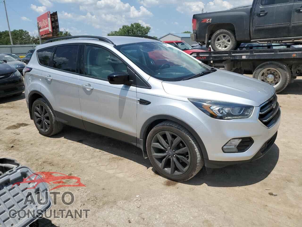FORD ESCAPE 2018 - 1FMCU0HD0JUC33052