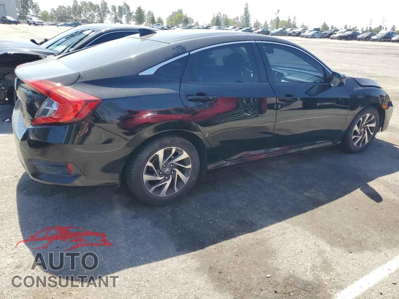 HONDA CIVIC 2018 - 2HGFC2F77JH596238
