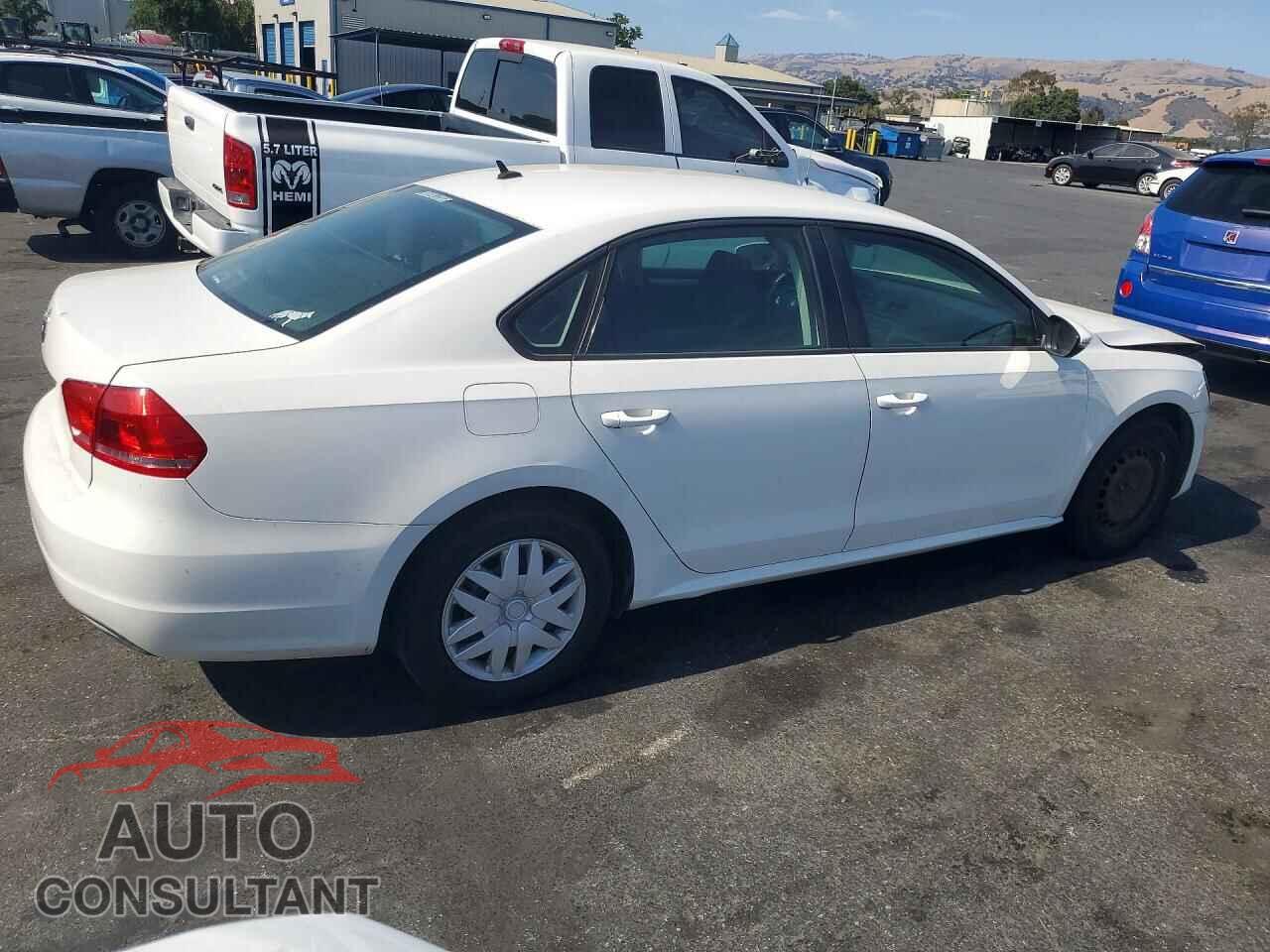 VOLKSWAGEN PASSAT 2012 - 1VWAP7A34CC083532