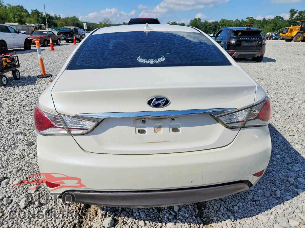 HYUNDAI SONATA 2013 - KMHEC4A41DA097565