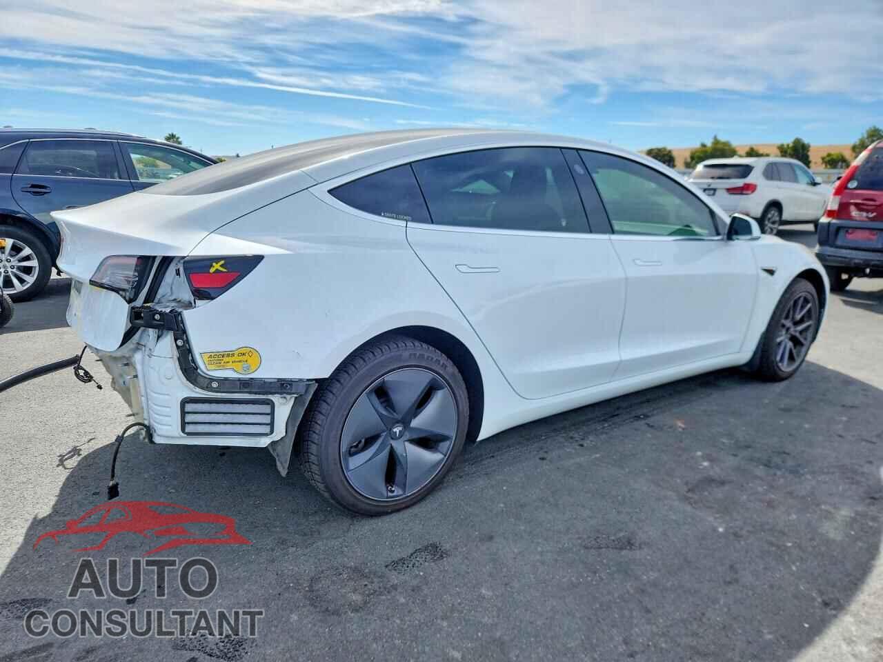 TESLA MODEL 3 2018 - 5YJ3E1EA0JF062569
