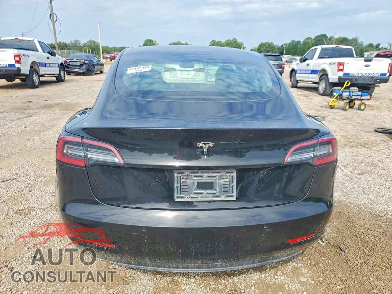 TESLA MODEL 3 2018 - 5YJ3E1EA0JF172117